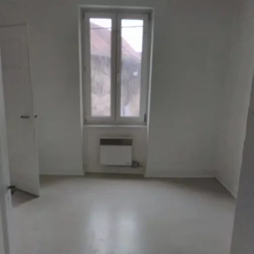 chambre-avant-immeuble-airbnb-768x768 chambre-avant-immeuble-airbnb-768x768